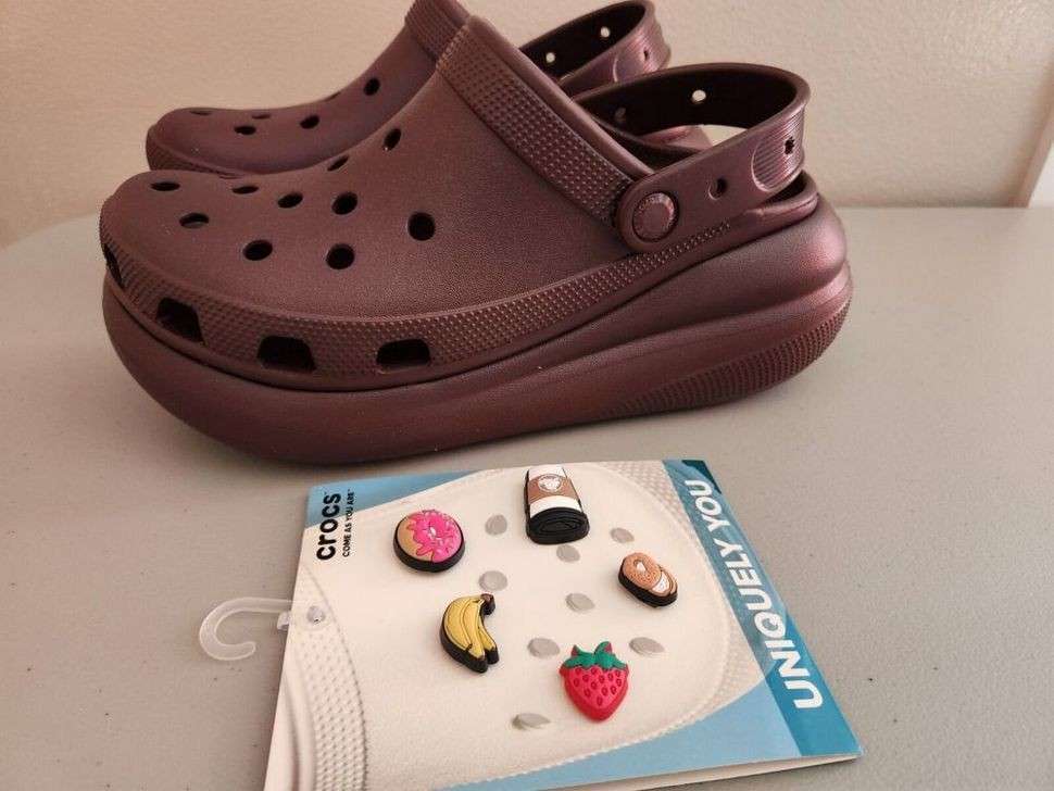 Жіночі Crocs Classic Crush Clog Dark Cherry — фото 2