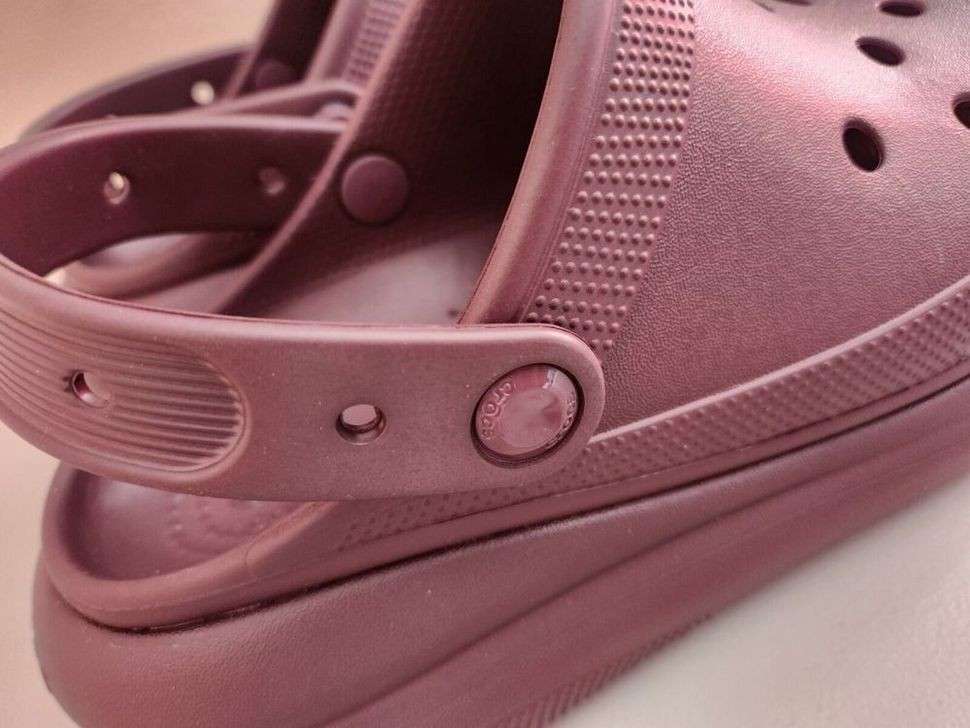 Жіночі Crocs Classic Crush Clog Dark Cherry — фото 6