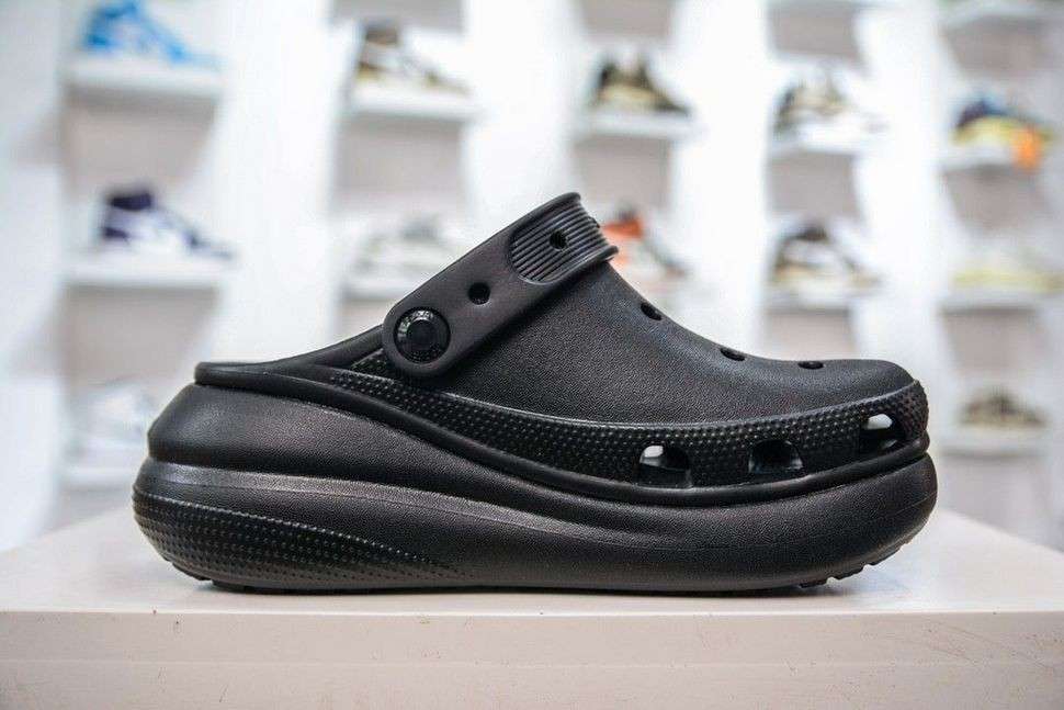 Жіночі Crocs Classic Crush Clog Black — фото 11