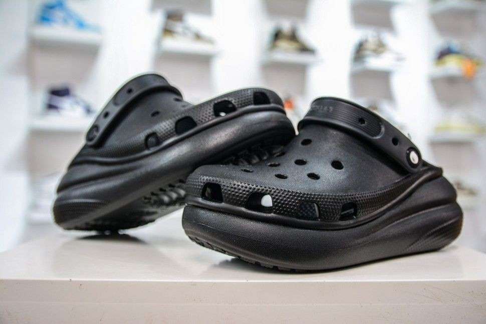 Жіночі Crocs Classic Crush Clog Black — фото 12