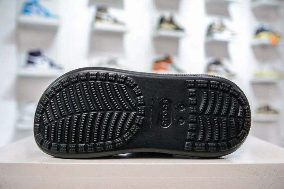 Жіночі Crocs Classic Crush Clog Black — фото 13