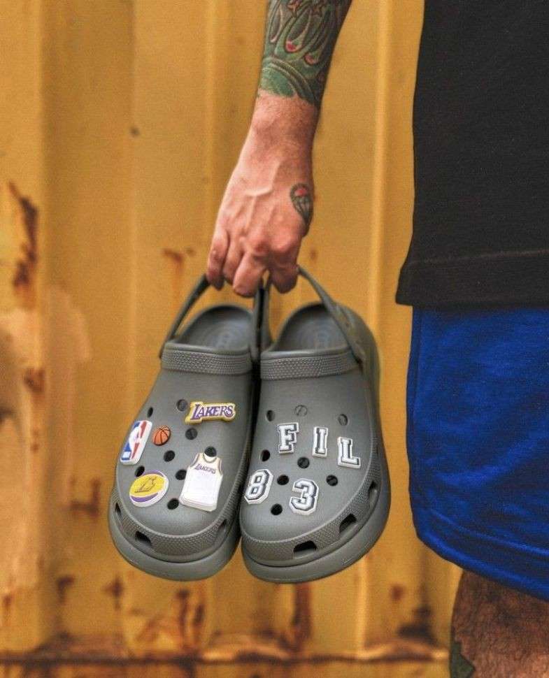 Жіночі Crocs Classic Crush Clog Dusty Olive — фото 3