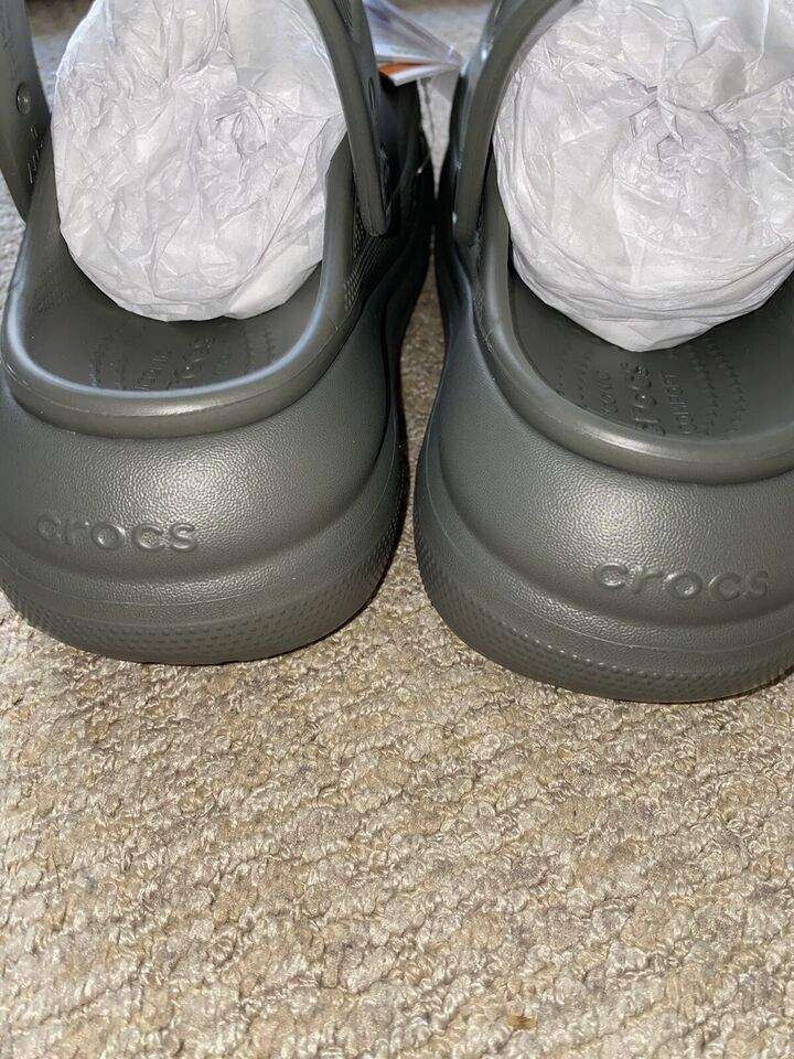 Жіночі Crocs Classic Crush Clog Dusty Olive — фото 9