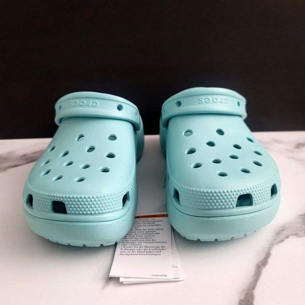 Жіночі Crocs Women´s Classic Platform Clog Pure Water — фото 4