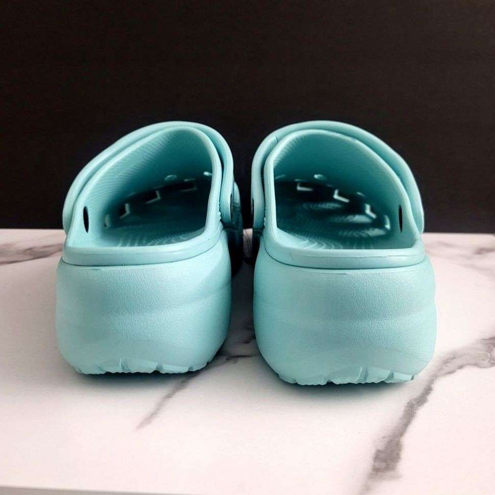 Жіночі Crocs Women´s Classic Platform Clog Pure Water — фото 5