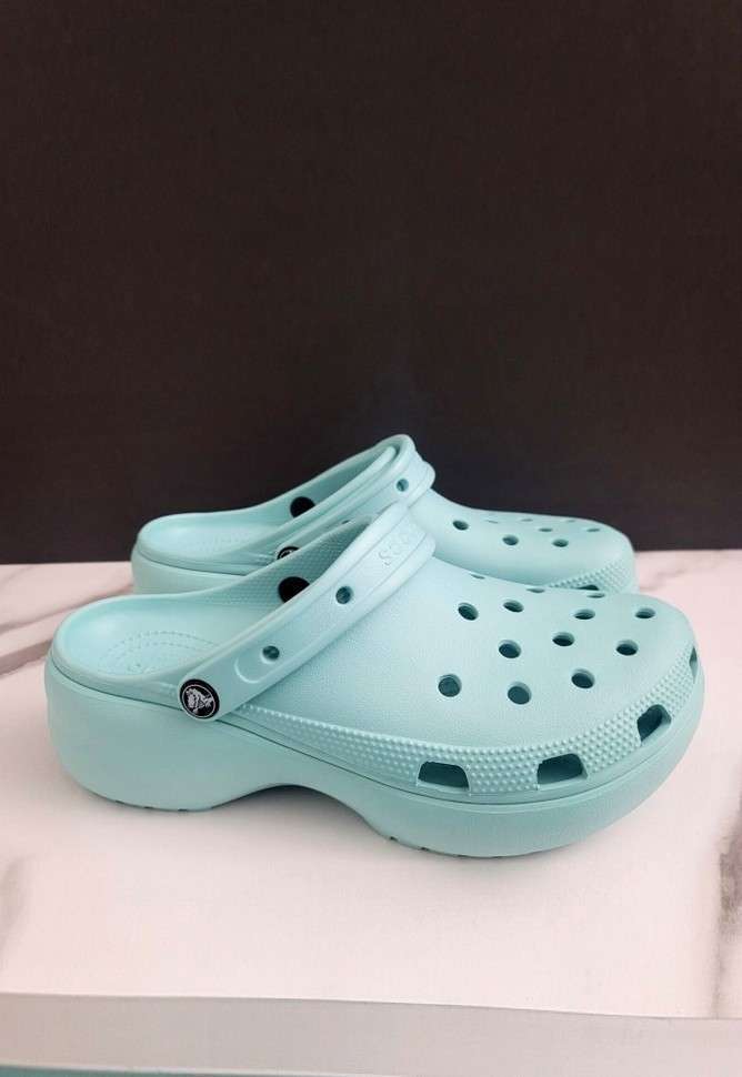 Жіночі Crocs Women´s Classic Platform Clog Pure Water — фото 10