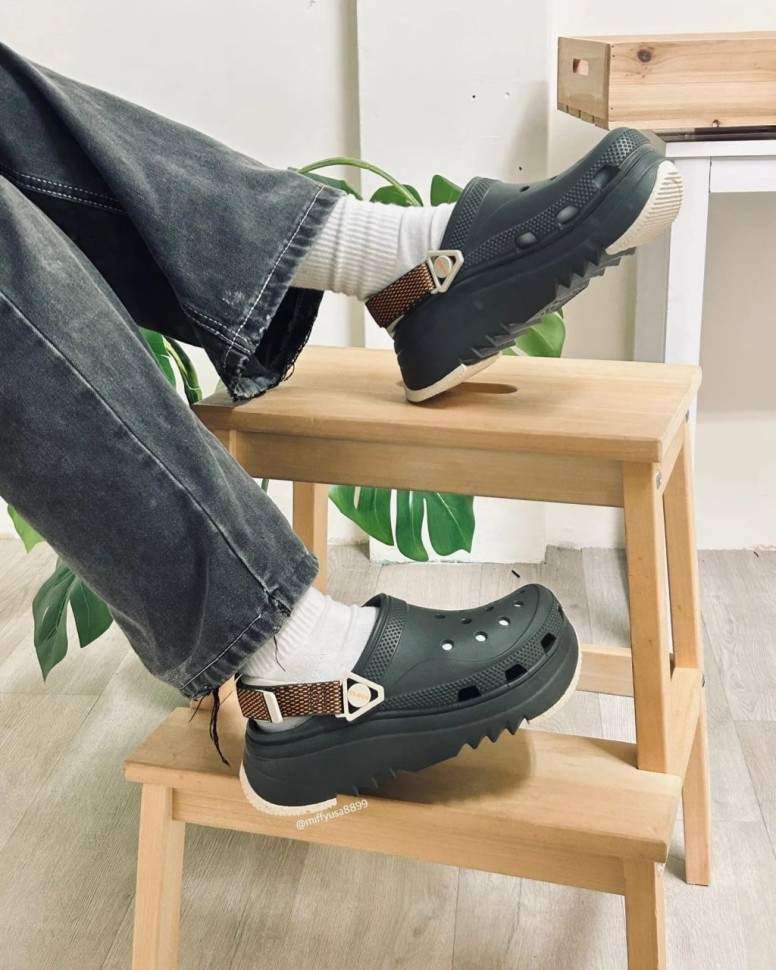 Жіночі Crocs Classic Hiker Clog Dusty Olive — фото 2