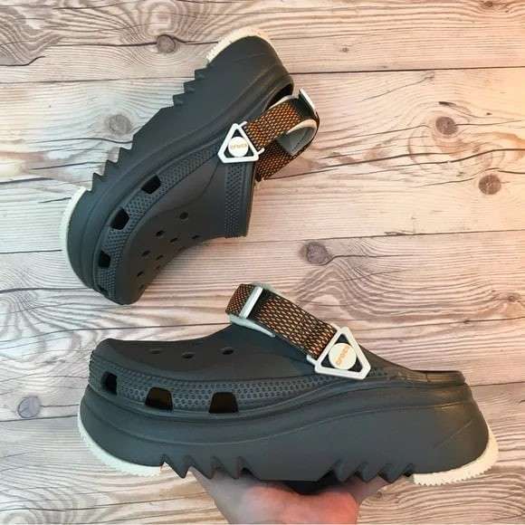 Жіночі Crocs Classic Hiker Clog Dusty Olive — фото 4