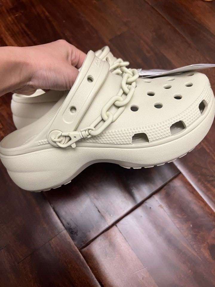 Жіночі Crocs Women's Classic Clog Platform Chain Bone — фото 4