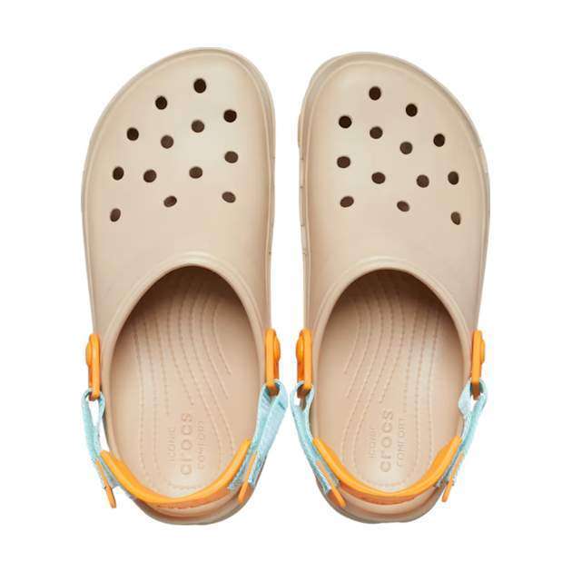 Crocs Унісекс Клог Сабо Бежеві Classic All-Terrain Clog Chai/Multicolor — фото 4