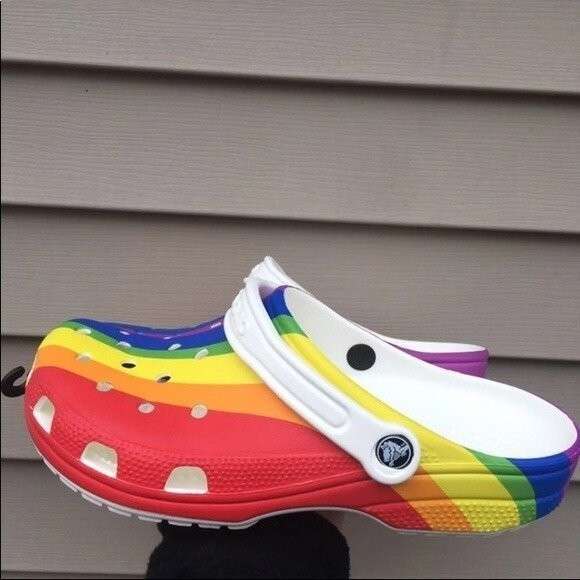 Жіночі Crocs Rainbow Graphic Classic Stripe Clog — фото 9