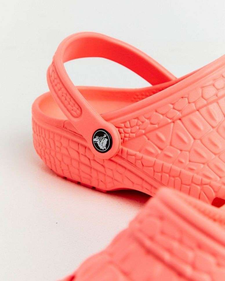 Жіночі Crocs Classic Clog Guava — фото 2