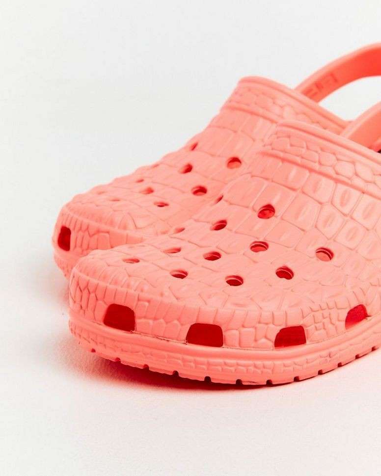 Жіночі Crocs Classic Clog Guava — фото 5