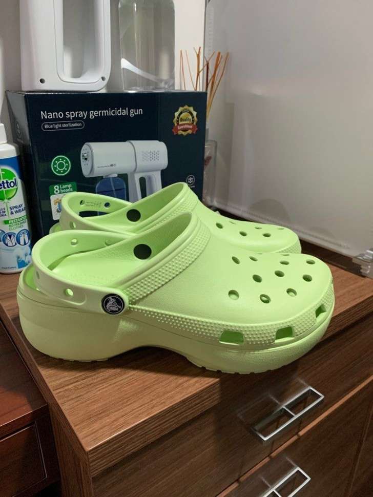 Жіночі Crocs Women´s Classic Platform Clog Celery — фото 4