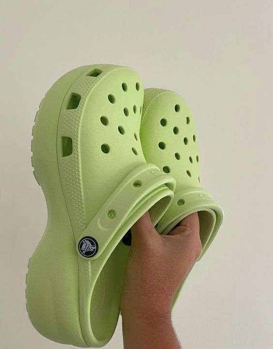 Жіночі Crocs Women´s Classic Platform Clog Celery — фото 7