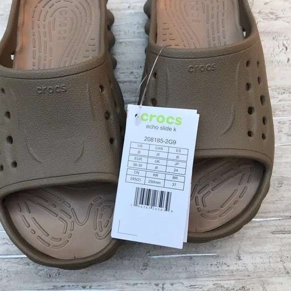 Чоловічі шльопанці Crocs Echo Slide Tumbleweed — фото 15
