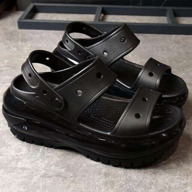 Жіночі Сандалі Crocs Mega Crush Sandal Black — фото 11