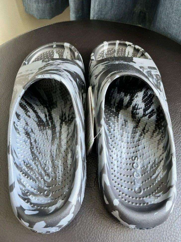 Чоловічі шльопанці Crocs Mellow Marbled Slide Black/Charcoal — фото 4
