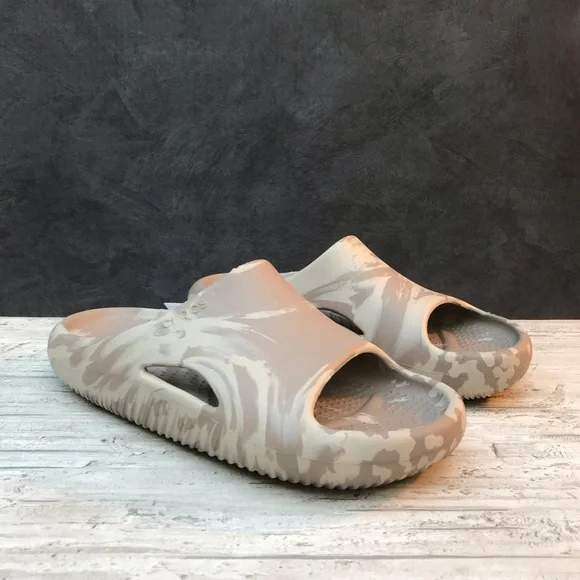 Чоловічі шльопанці Crocs Mellow Marbled Slide Mushroom/Cobblestone — фото 2