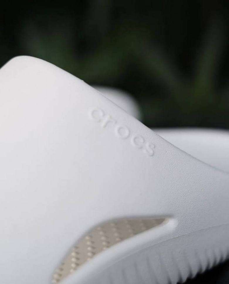 Жіночі шльопанці Crocs Mellow Recovery Slide White — фото 11