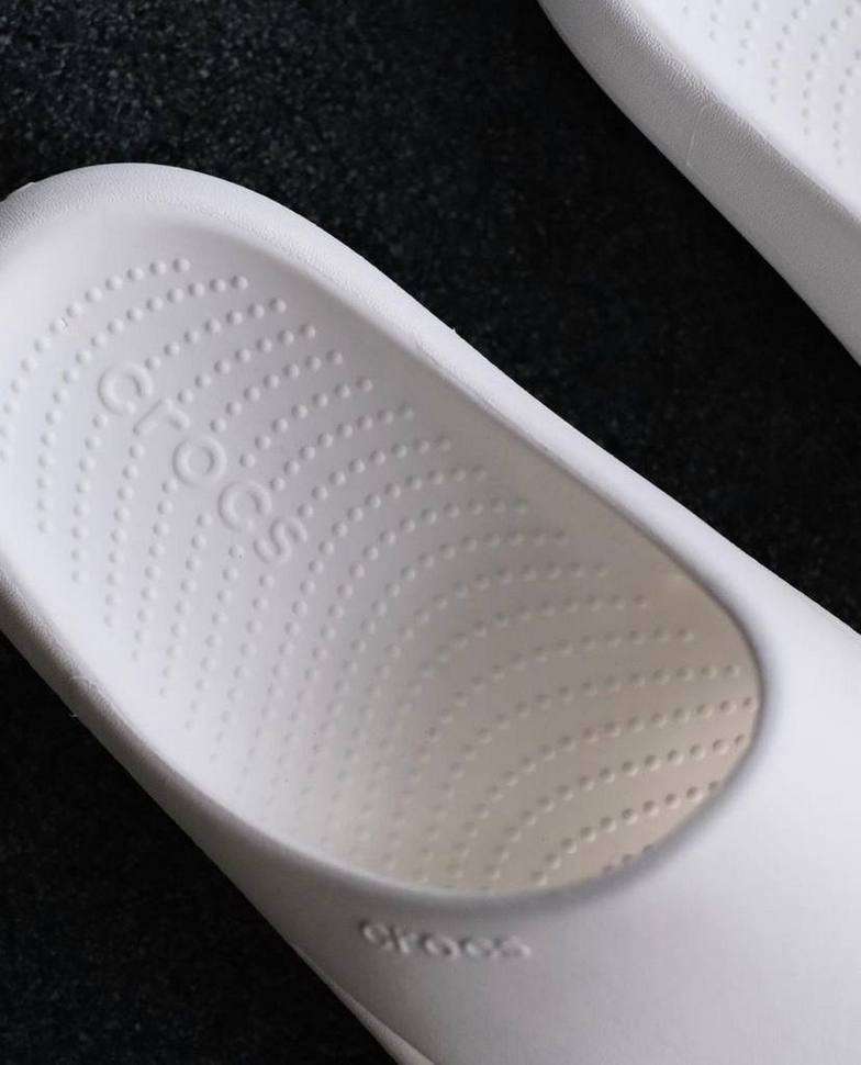 Жіночі шльопанці Crocs Mellow Recovery Slide White — фото 12