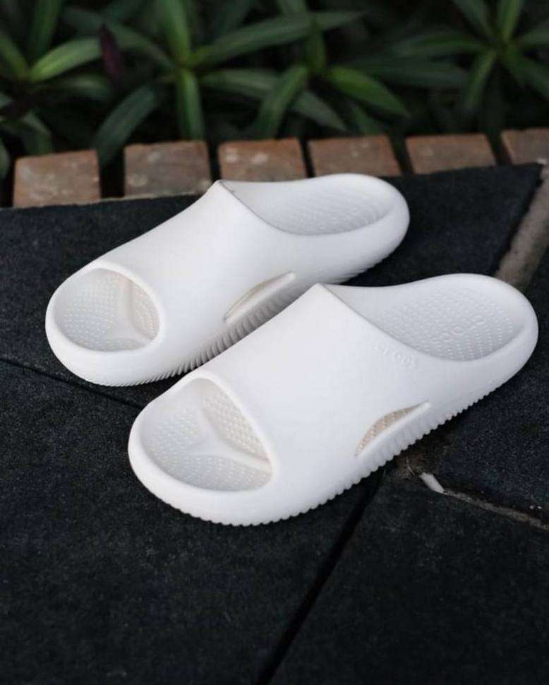 Жіночі шльопанці Crocs Mellow Recovery Slide White — фото 13