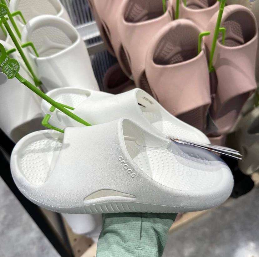 Жіночі шльопанці Crocs Mellow Recovery Slide White — фото 14