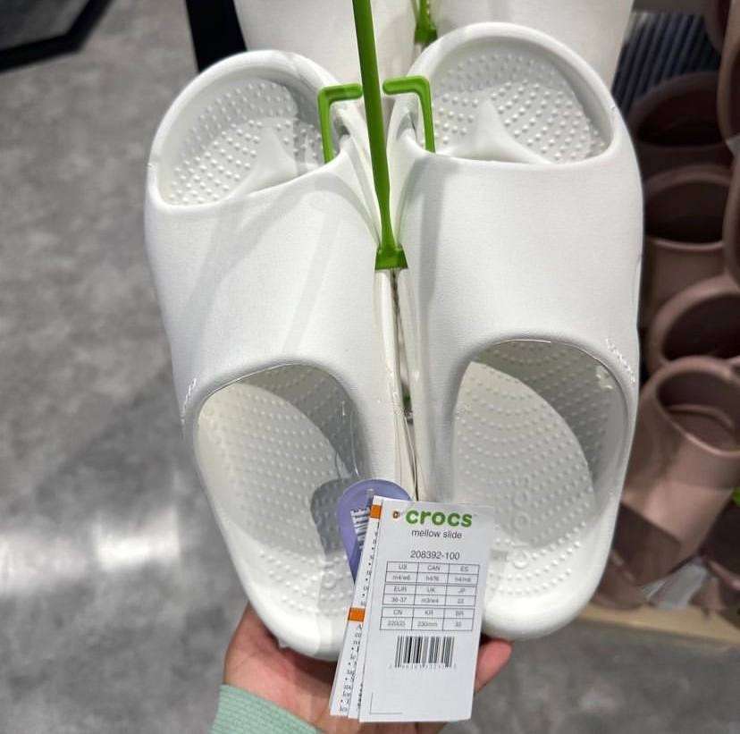 Жіночі шльопанці Crocs Mellow Recovery Slide White — фото 15