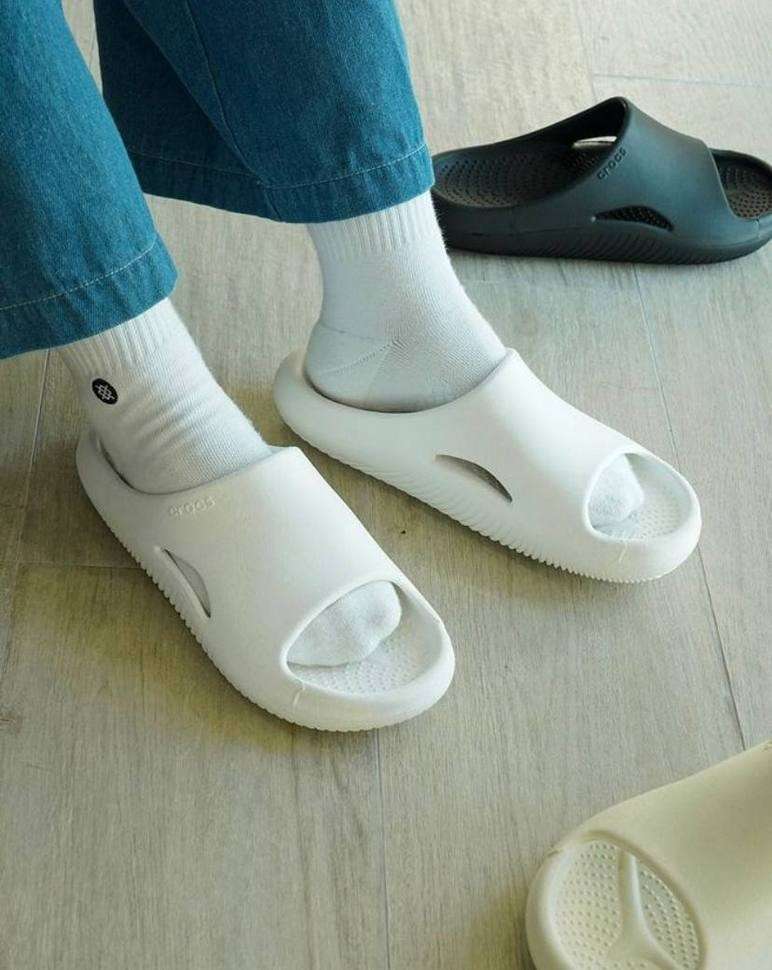 Жіночі шльопанці Crocs Mellow Recovery Slide White — фото 3