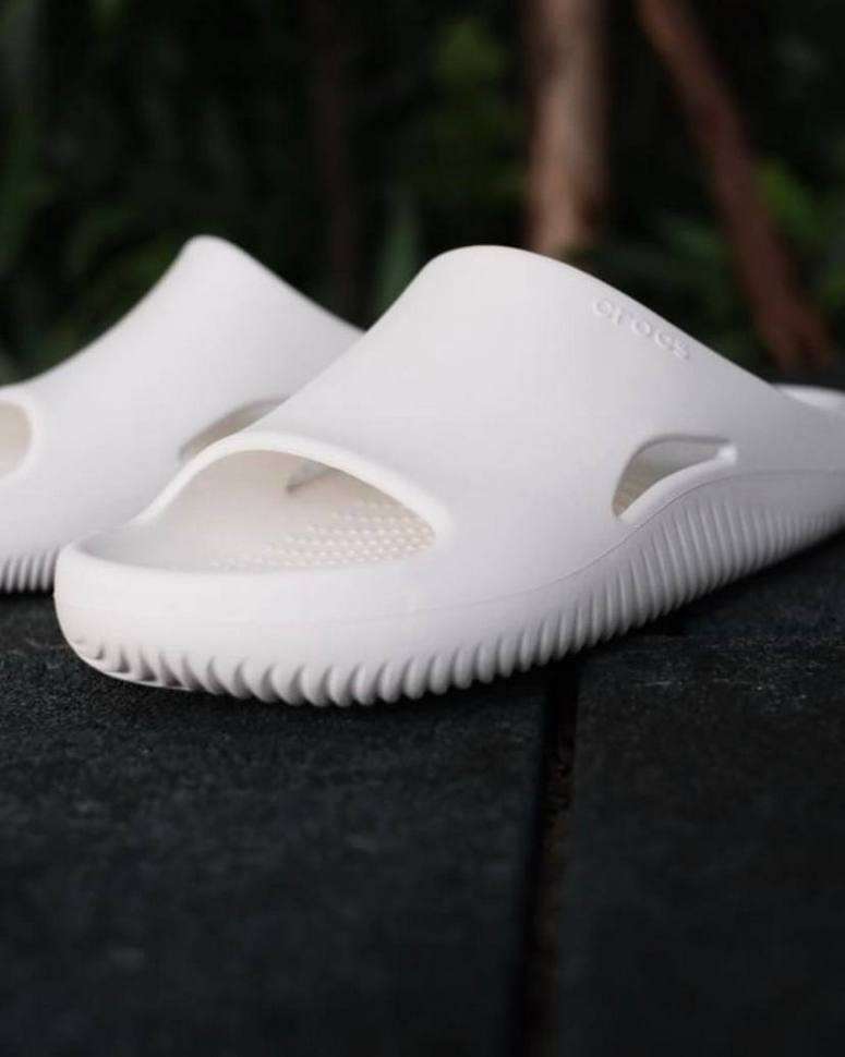 Жіночі шльопанці Crocs Mellow Recovery Slide White — фото 10