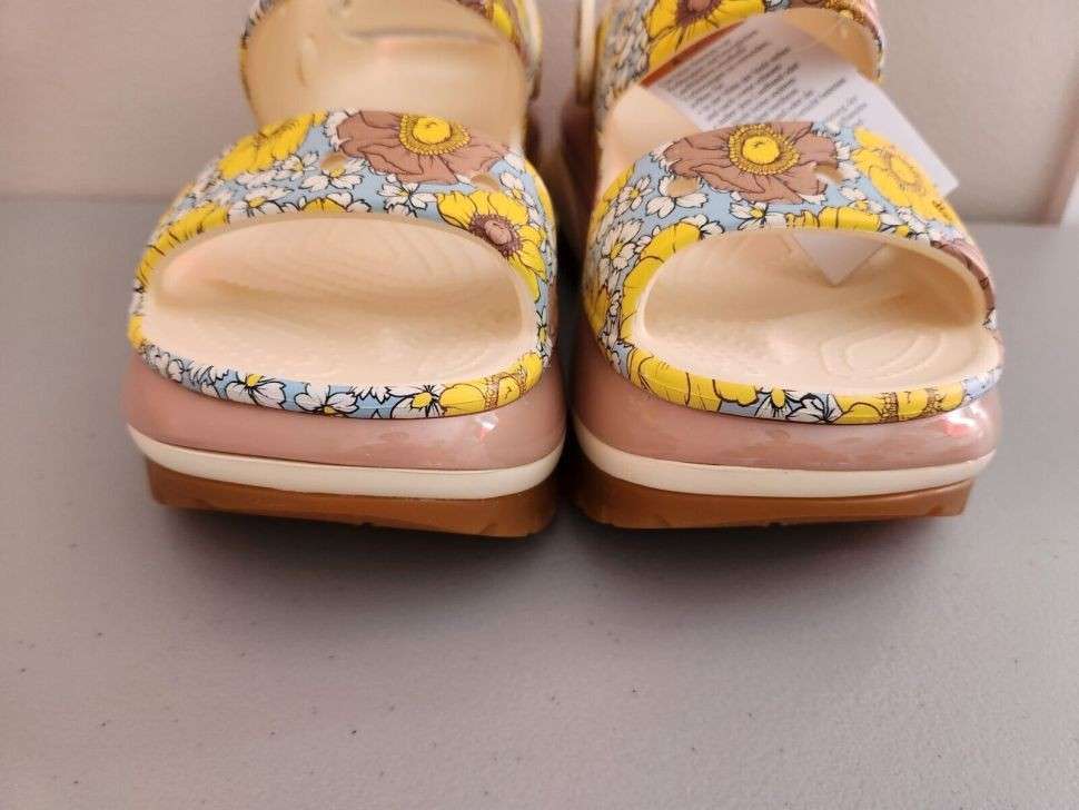 Жіночі Сандалі Crocs Mega Crush Retro Floral Sandal Vanilla\Cork — фото 5