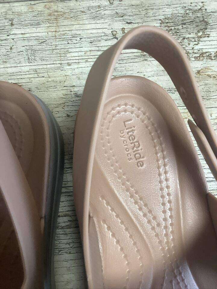 Жіночі Сіндалі Crocs Brooklyn Low Wedge Cork / Mushroom — фото 4