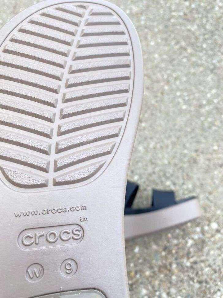 Жіночі Сандалі Crocs Brooklyn Low Wedge Black / Mushroom — фото 12