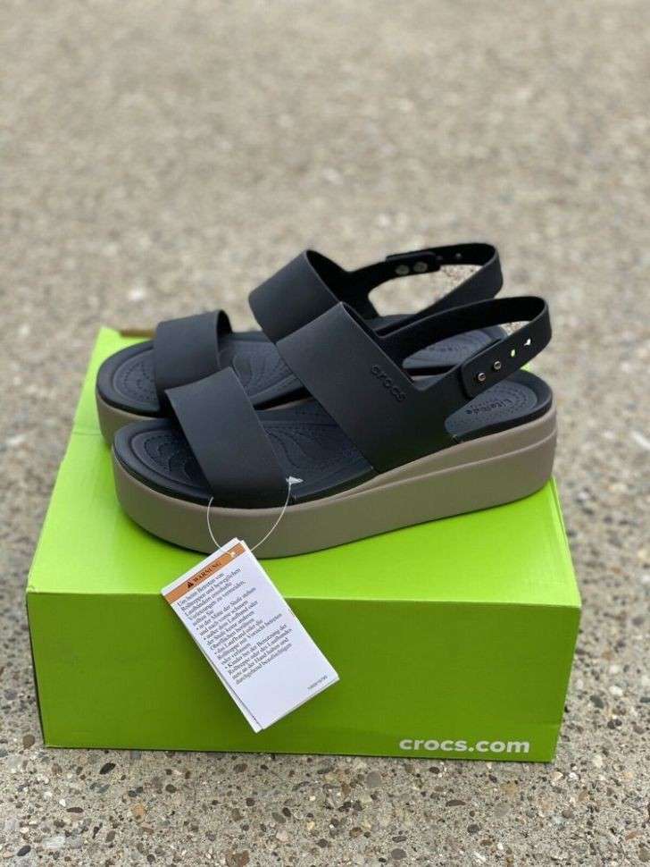 Жіночі Сандалі Crocs Brooklyn Low Wedge Black / Mushroom — фото 10