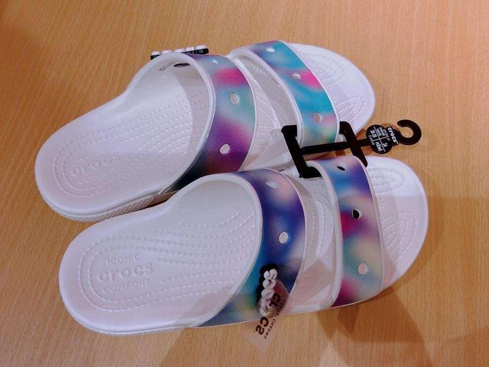 Чоловічі шльопанці Crocs Classic Solarized Sandal White / Multi — фото 13