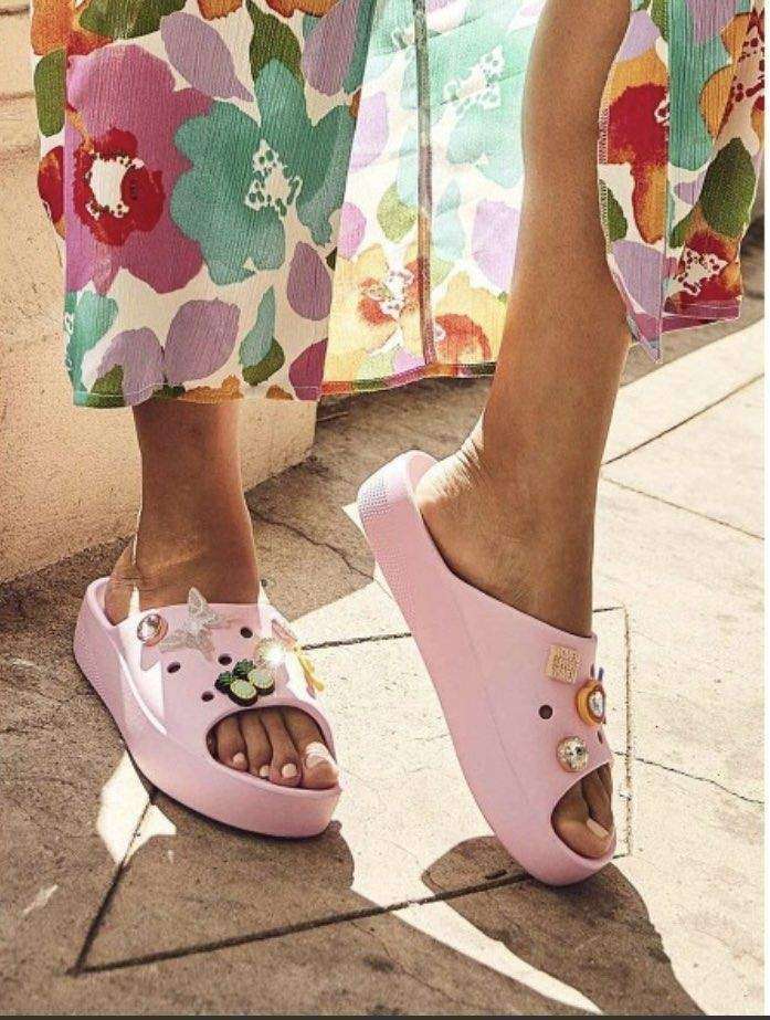 Жіночі шльопанці Crocs Classic Platform Slide Pink Flamingo — фото 3