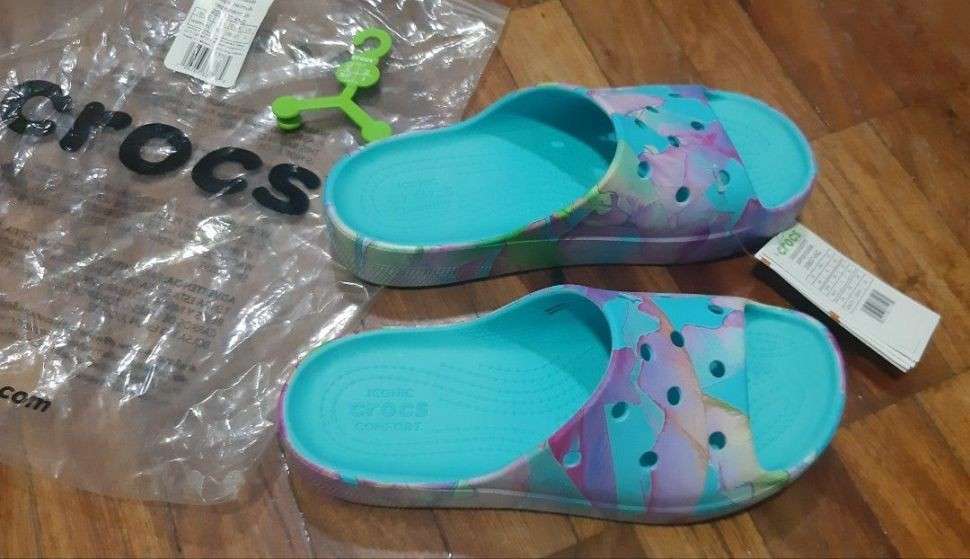 Жіночі шльопанці Crocs Classic Platform Slide Neptune/Multi — фото 10
