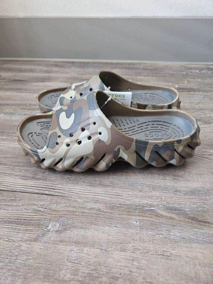 Чоловічі шльопанці Crocs Echo Camo Redux Slide Charcoal — фото 10