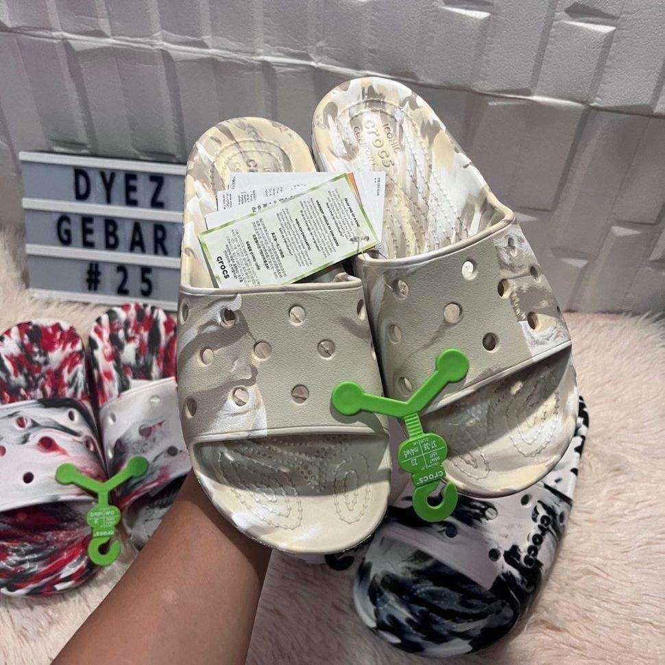 Шльопанці Crocs Slide Classic Marbled Bone / Multi — фото 2