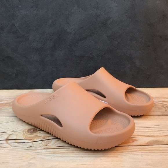 Жіночі шльопанці Crocs Mellow Recovery Slide Сork — фото 2