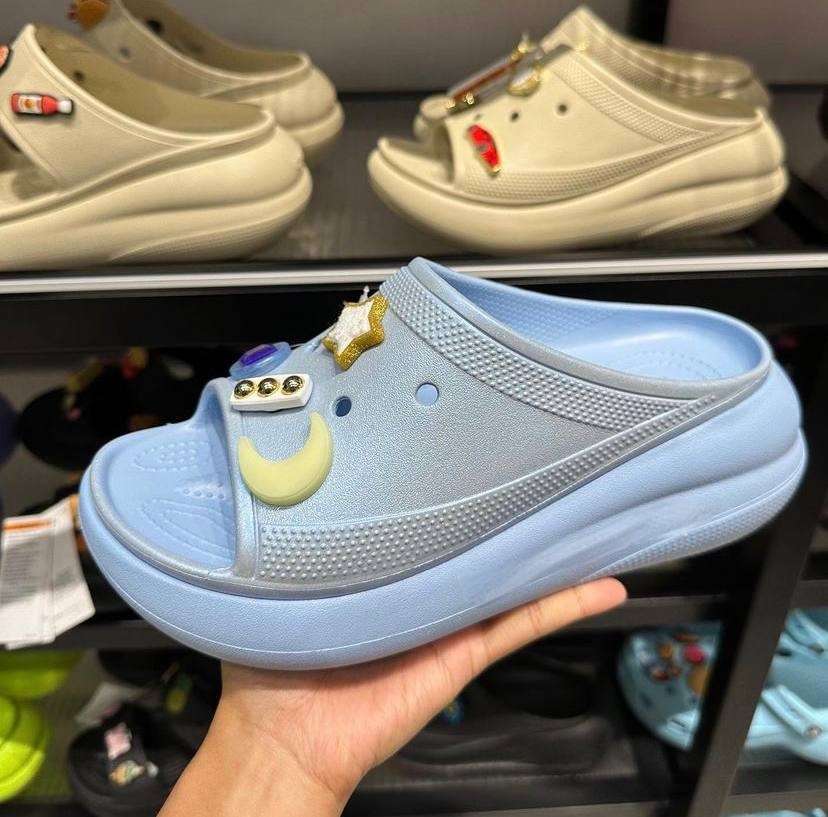 Жіночі шльопанці Crocs Classic Crush Platform Blue Calcite — фото 2