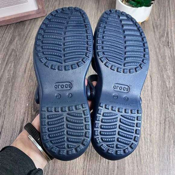 Жіночі сандалі Crocs Meleen Crossband Sandal Navy — фото 2
