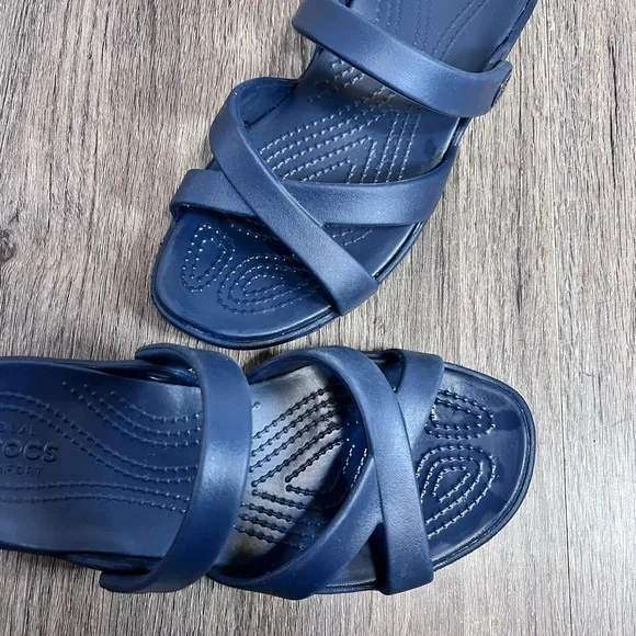 Жіночі сандалі Crocs Meleen Crossband Sandal Navy — фото 9