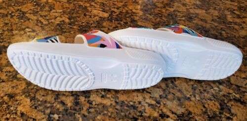 Чоловічі шльопанці Crocs Classic Retro Resort Sandal Wooden White multi — фото 3