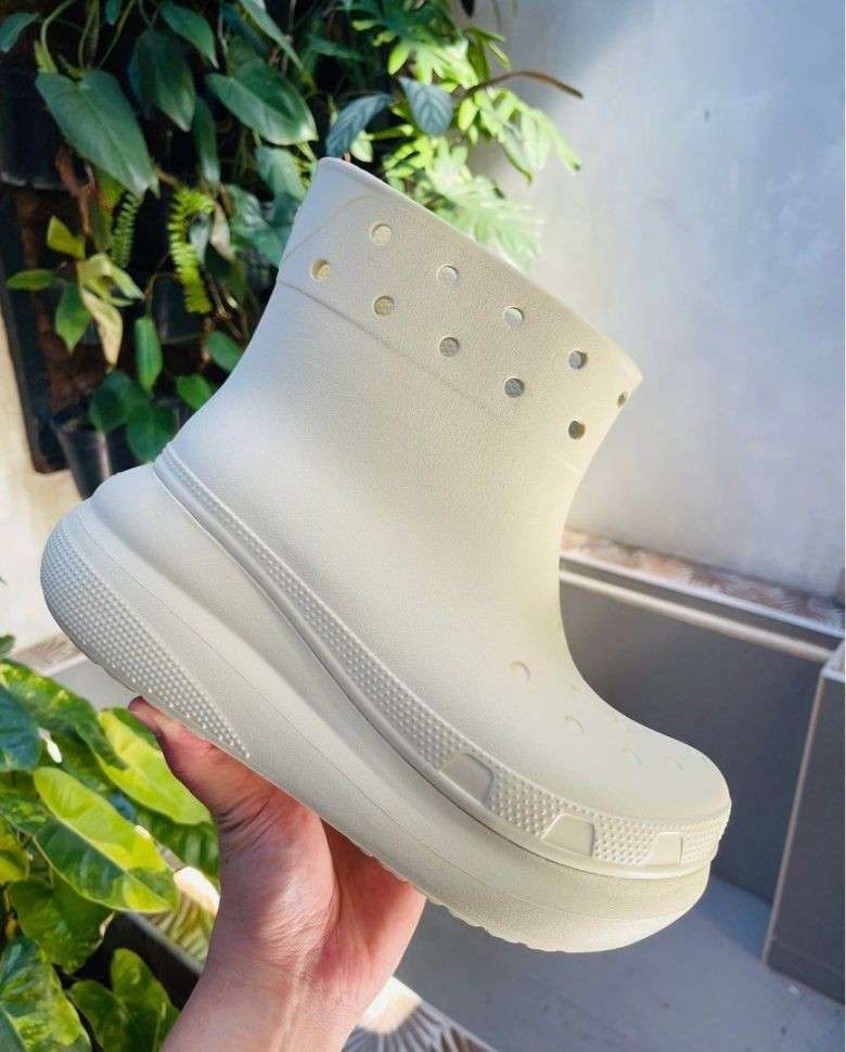 Жіночі гумові чоботи Crocs Crush Rain Boot Bone — фото 2