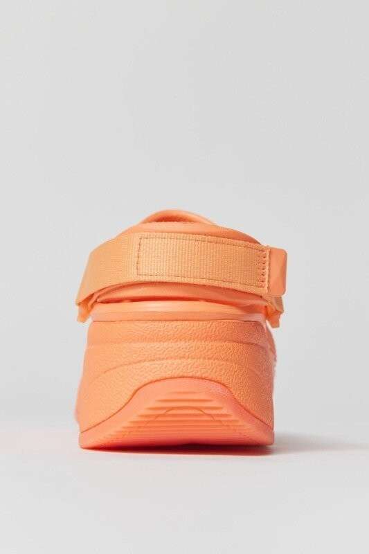Жіночі Crocs Hiker Xscape Platform Clog Persimmon — фото 11