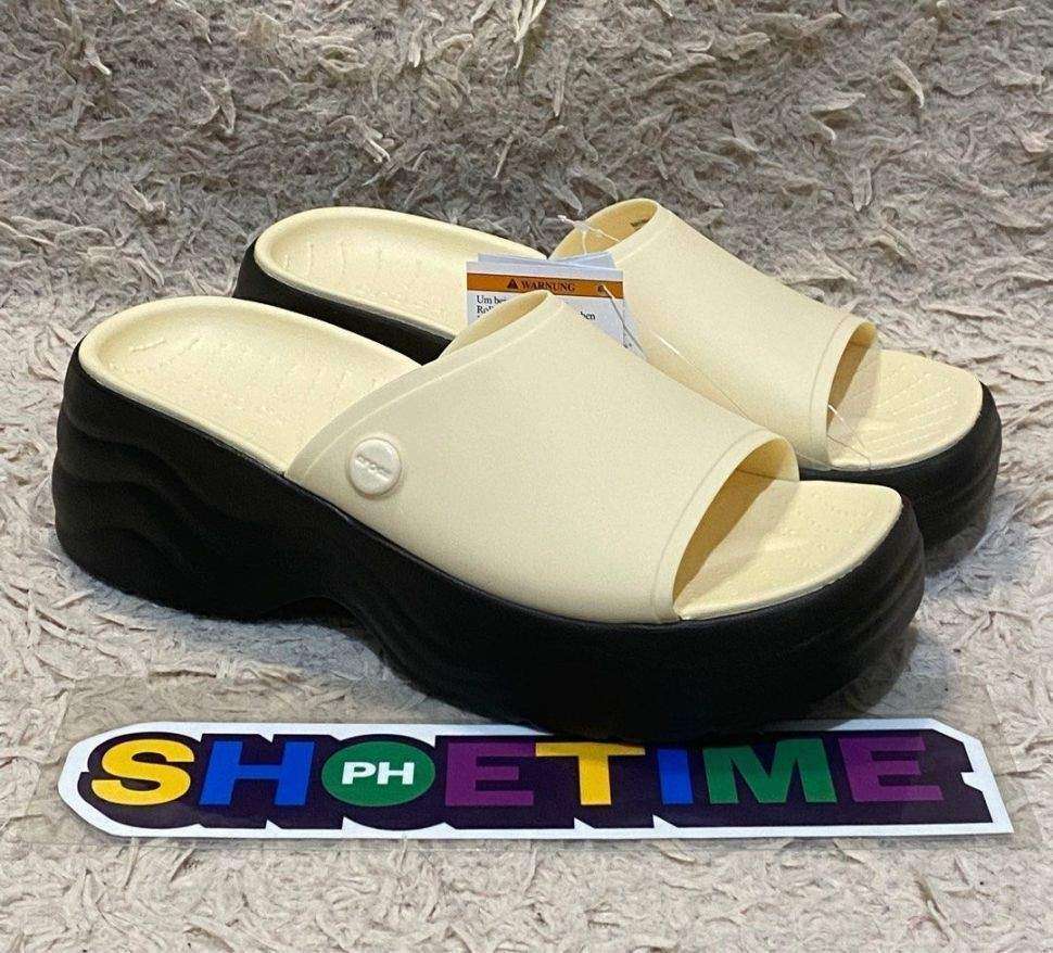 Жіночі шльопанці Crocs Skyline Slide Vanilla/Black — фото 6
