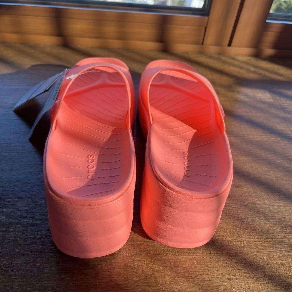 Жіночі шльопанці Crocs Skyline Slide Guava — фото 6