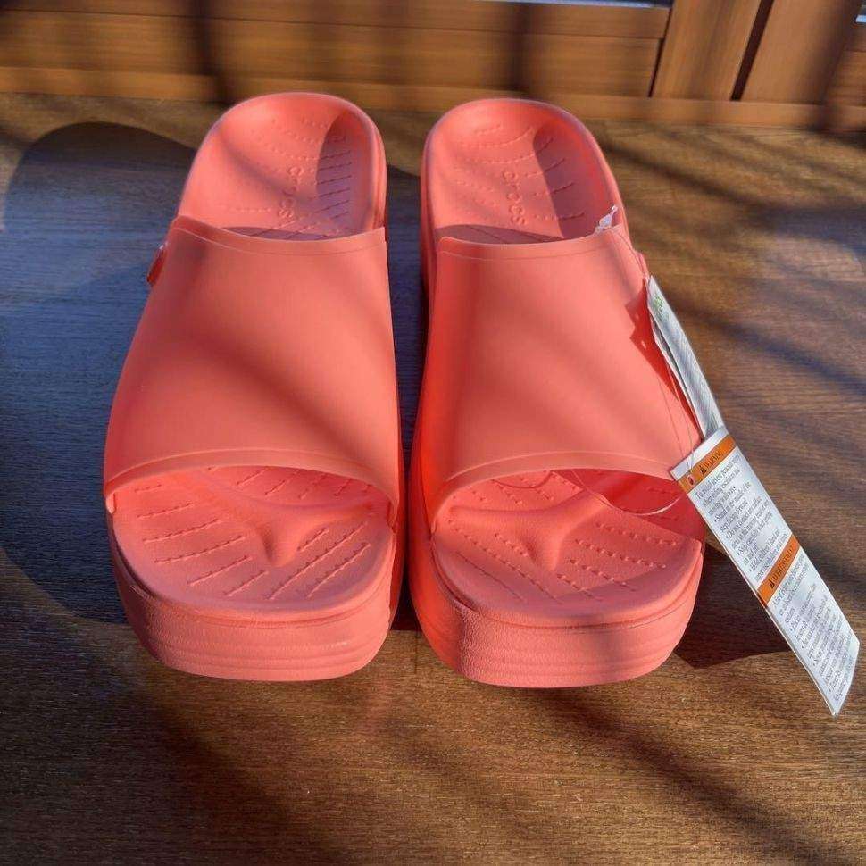 Жіночі шльопанці Crocs Skyline Slide Guava — фото 8