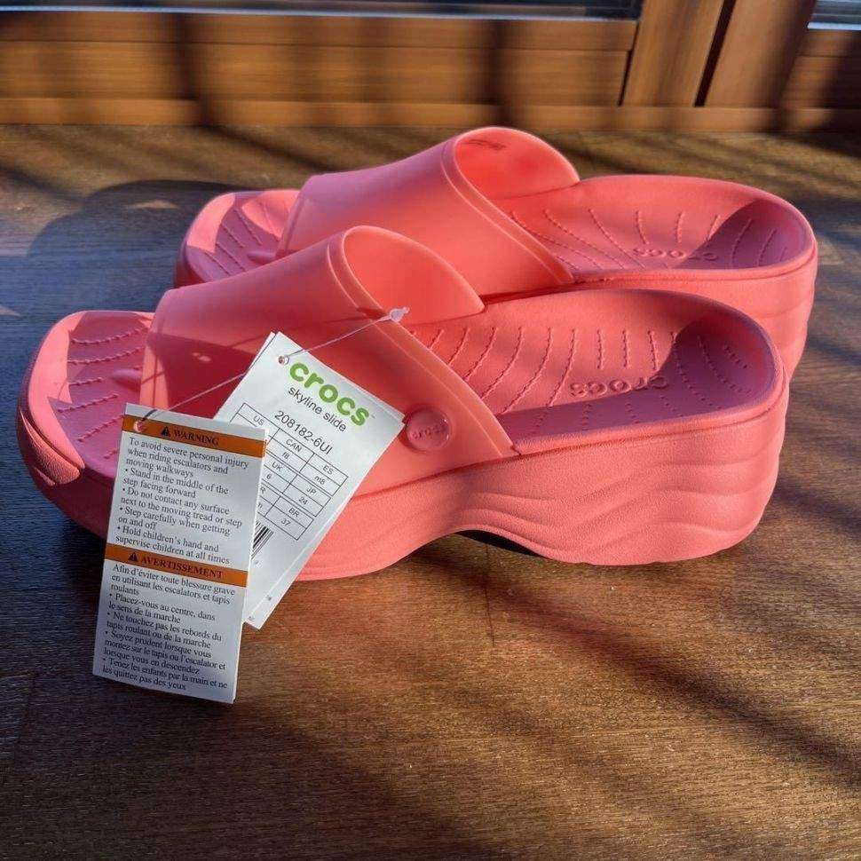 Жіночі шльопанці Crocs Skyline Slide Guava — фото 9